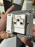 220 volt outlet socket مخرج كهرباء