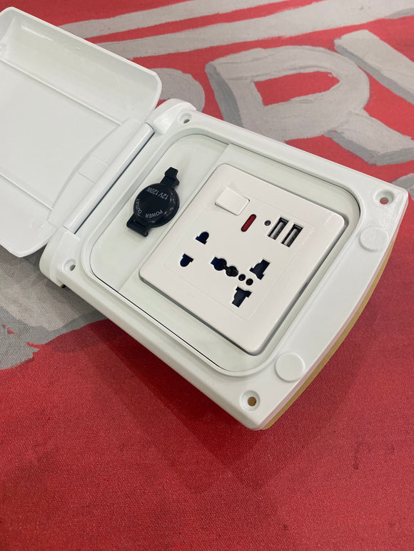 Electric Outlet White مخرج كهرباء