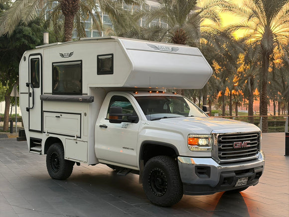 2018 GMC HD2500 GELNR Camper