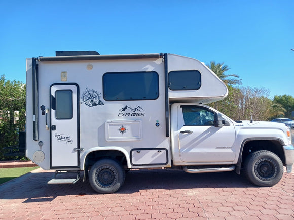 2018 GMC 2500 HD Camper