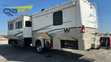 2003 Winnebago  Adventurer 35U